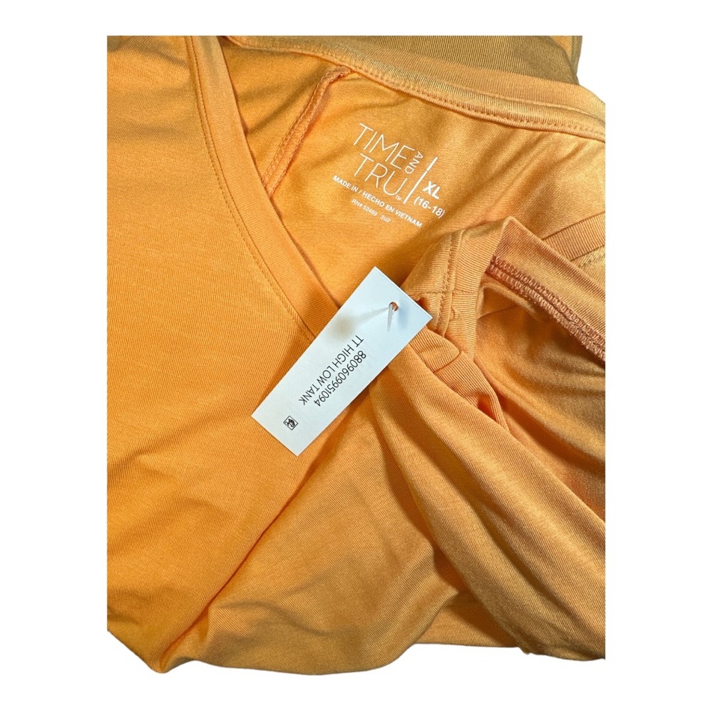 Sleeveless High-Low Tank - Picture 5 of 6
